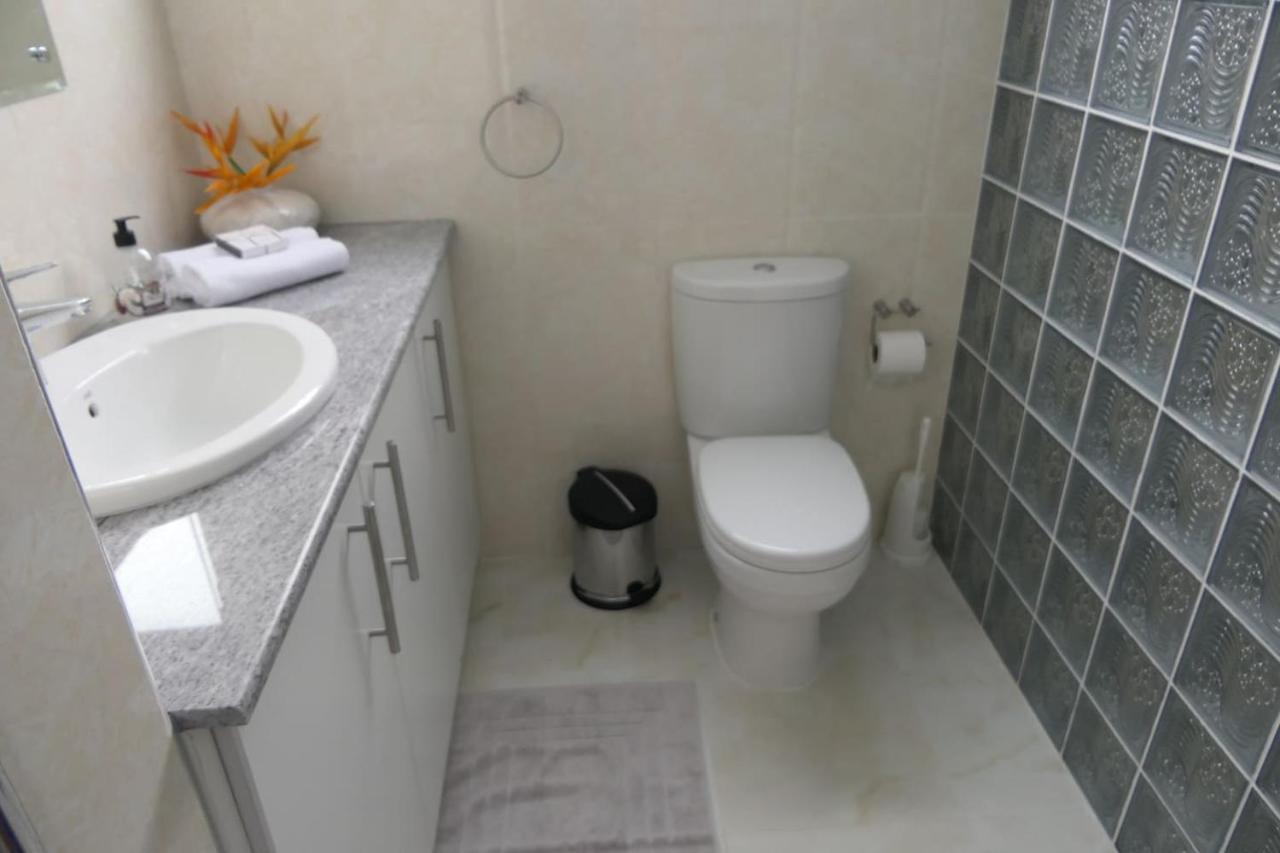 Tropical Garden Self Catering Villa Victoria Bagian luar foto
